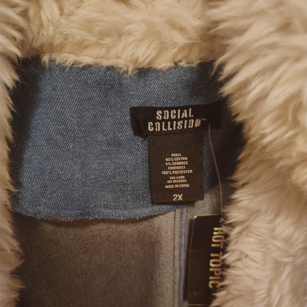 Coat - Picture 5 of 7